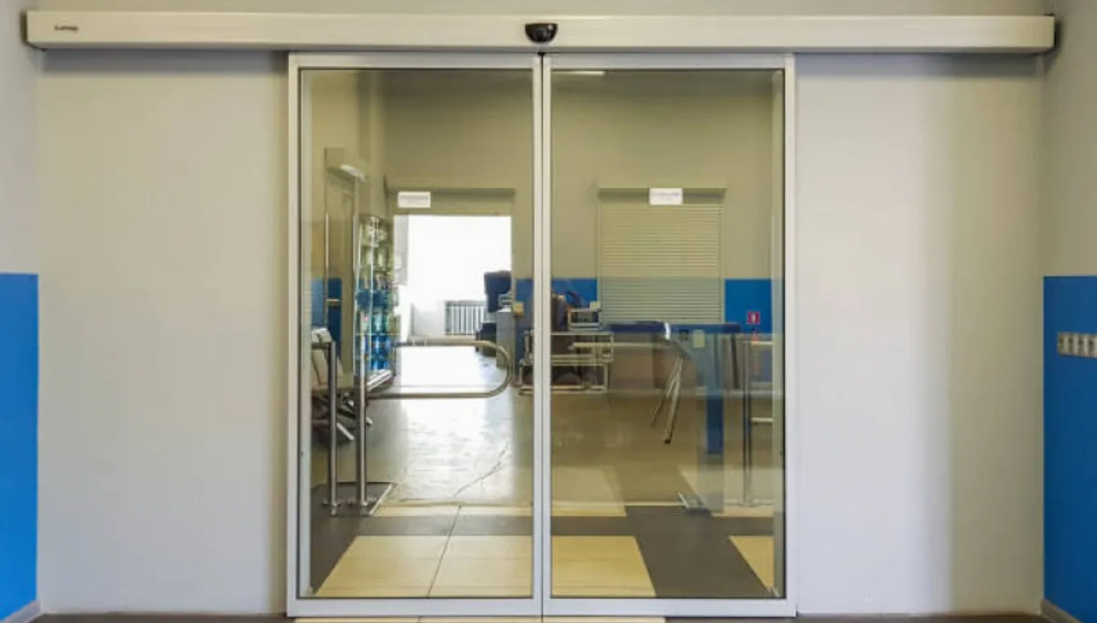 Instalação e manutenção de portas automáticas comerciais e industriais